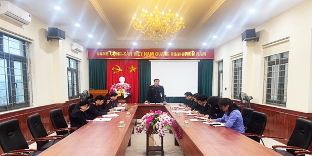 Đ/c Phạm Đức Hoành – Viện trưởng VKSND huyện Hưng Hà chủ trì cuộc họp